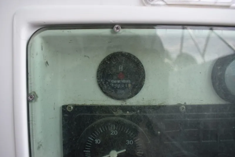 Slide: The Image of Instrument panel of a 1999 Beneteau Oceanis 36 CC sailboat. - 51