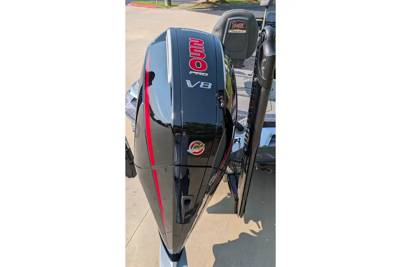 Slide: The Image of 2026 Ranger Z520R Ultra boat with Mercury 250 Pro XS V8 engine. - 19