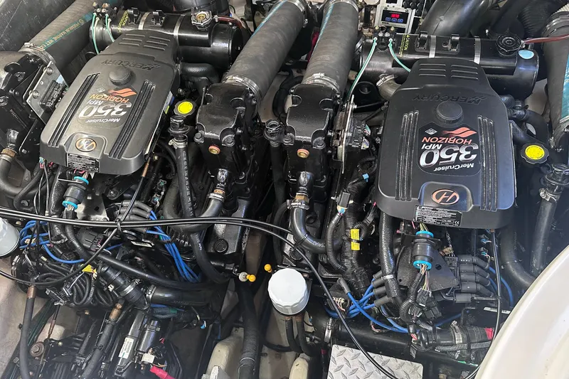 Slide: The Image of Engine compartment of a 2007 Sea Ray Sundancer 320 with twin MerCruiser 350 MPI Horizon engines. - 29