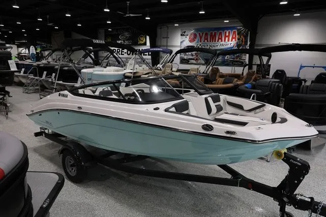 Slide: The Image of Yamaha SX195 2026 - 10