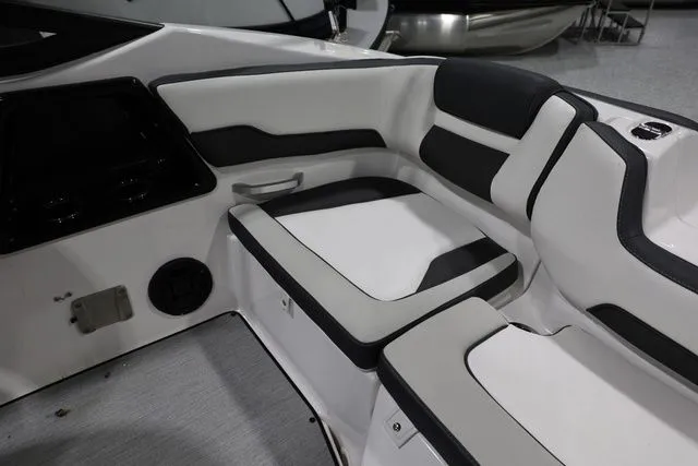 Slide: The Image of Yamaha SX195 2026 - 15