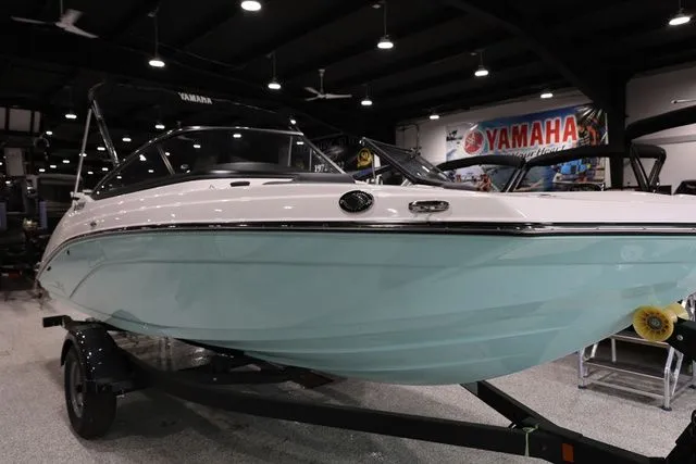 Slide: The Image of Yamaha SX195 2026 - 5