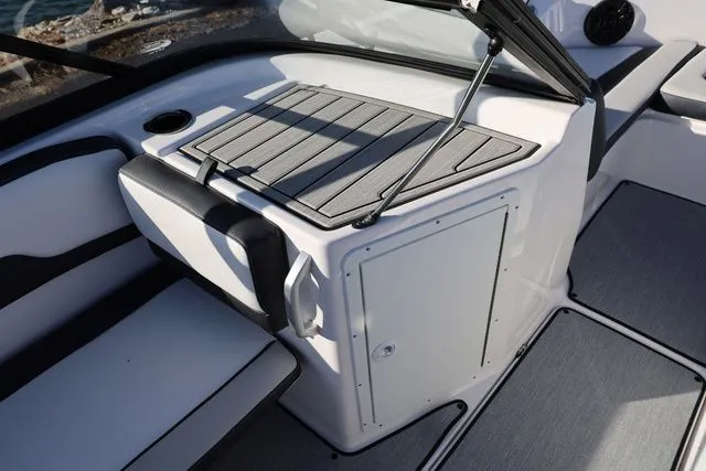 Slide: The Image of Yamaha AR195 2026 - 18