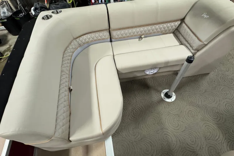 Slide: The Image of Beige seating area on a 2014 Sun Tracker Party Barge 20 DLX pontoon boat. - 12