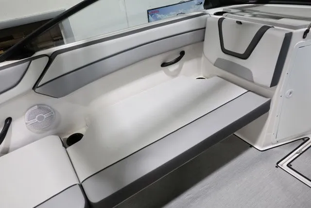 Slide: The Image of Yamaha AR220 2026 - 11