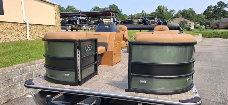 Slide: The Image of Bentley Pontoons Legacy 220 Swingback 2027 - 6