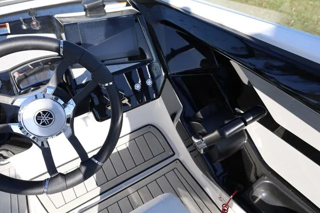 Slide: The Image of Yamaha 222S 2026 - 7