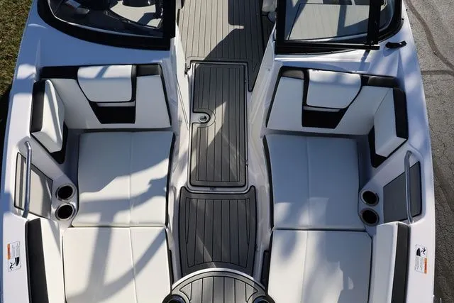 Slide: The Image of Yamaha 222SE 2026 - 14