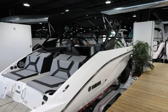 Slide: The Image of Yamaha 222XE 2026 - 17