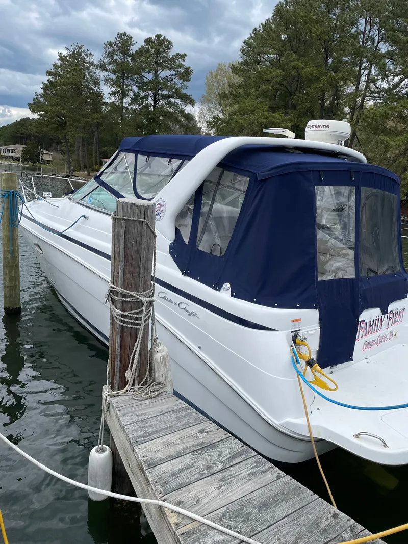 The Image of Chris-Craft 328 Express Cruiser 2002 - undefined