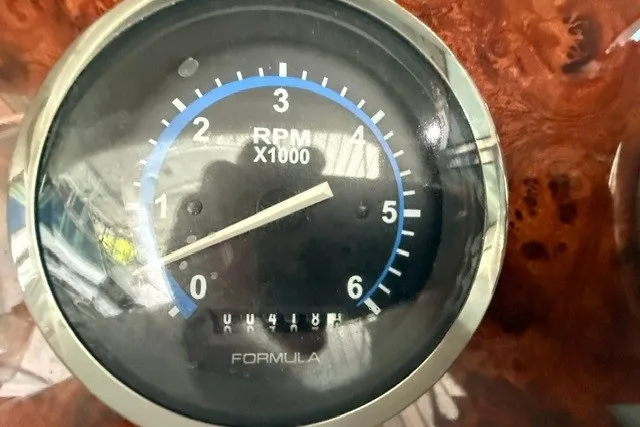 Slide: The Image of Tachometer of 2005 Formula 370 Super Sport, displaying RPM in thousands. - 6