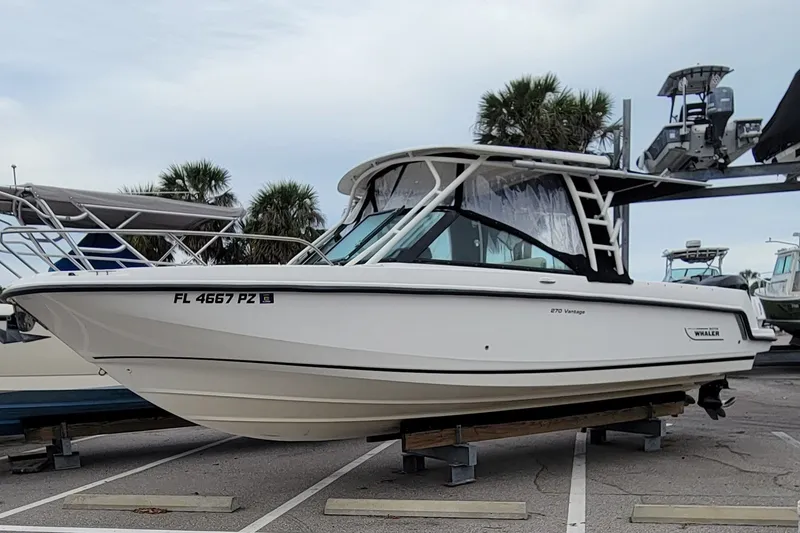 The Image of Boston Whaler 270 Vantage 2015 - undefined