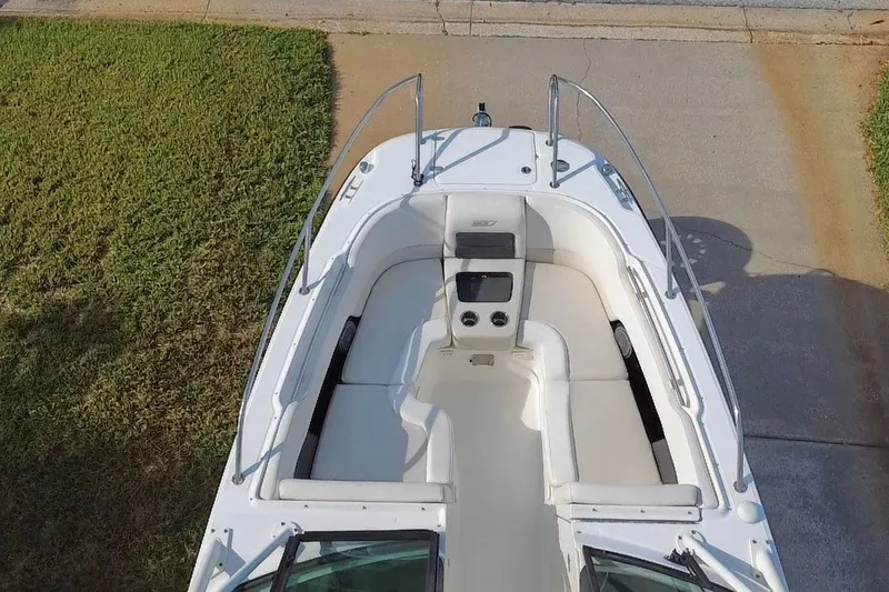 Slide: The Image of 2015 Boston Whaler 270 Vantage boat, top view, showcasing spacious seating and sleek design. - 42