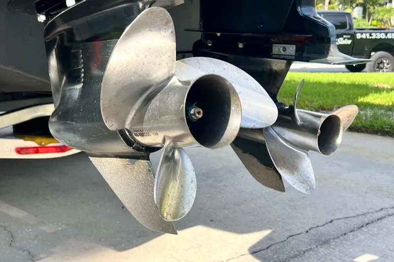 Slide: The Image of Dual propellers on a 2015 Boston Whaler 270 Vantage boat, close-up view. - 20