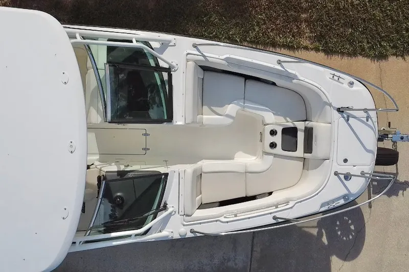 Slide: The Image of Overhead view of a 2015 Boston Whaler 270 Vantage boat, showcasing seating and deck layout. - 40
