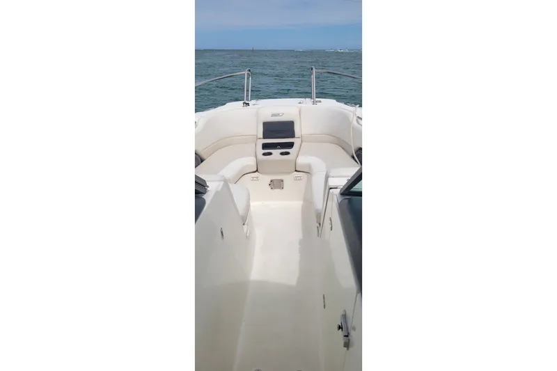 Slide: The Image of 2015 Boston Whaler 270 Vantage boat interior with ocean view. - 5