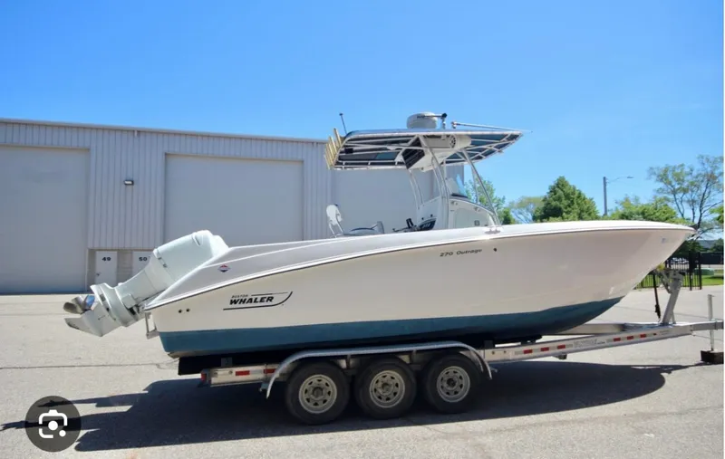 The Image of Boston Whaler 270 Outrage 2004 - undefined