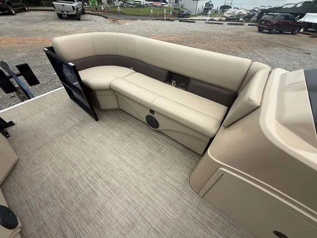 Slide: The Image of Bentley Pontoons Bentley 200 Cruise 2021 - 8
