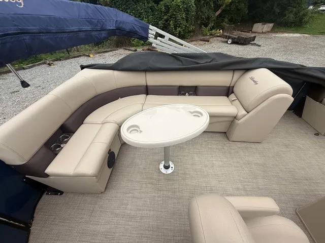 Slide: The Image of Bentley Pontoons Bentley 200 Cruise 2021 - 10