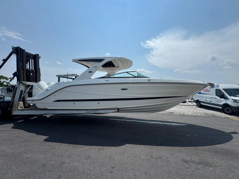 Slide: The Image of Sea Ray SLX 310 Outboard 2027 - 3