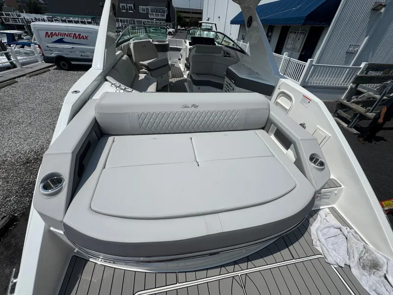 Slide: The Image of Sea Ray SLX 310 Outboard 2027 - 5