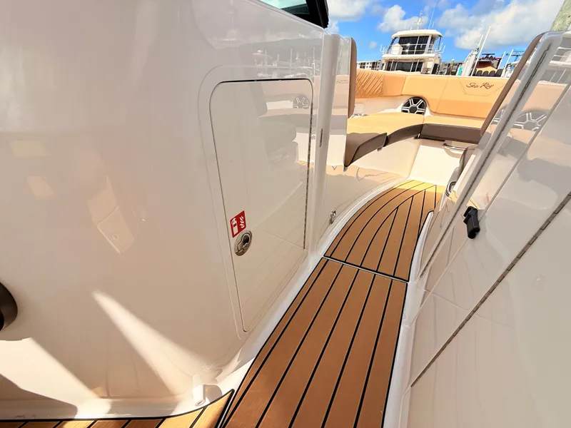 Slide: The Image of Sea Ray SDX 230 Outboard 2027 - 43