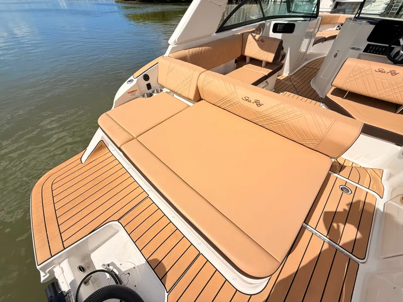 Slide: The Image of Sea Ray SDX 230 Outboard 2027 - 17