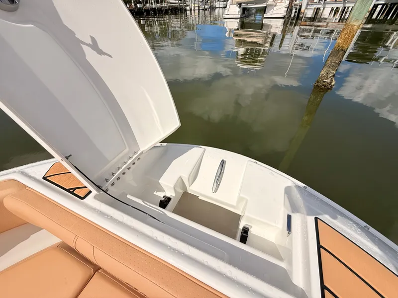 Slide: The Image of Sea Ray SDX 230 Outboard 2027 - 58