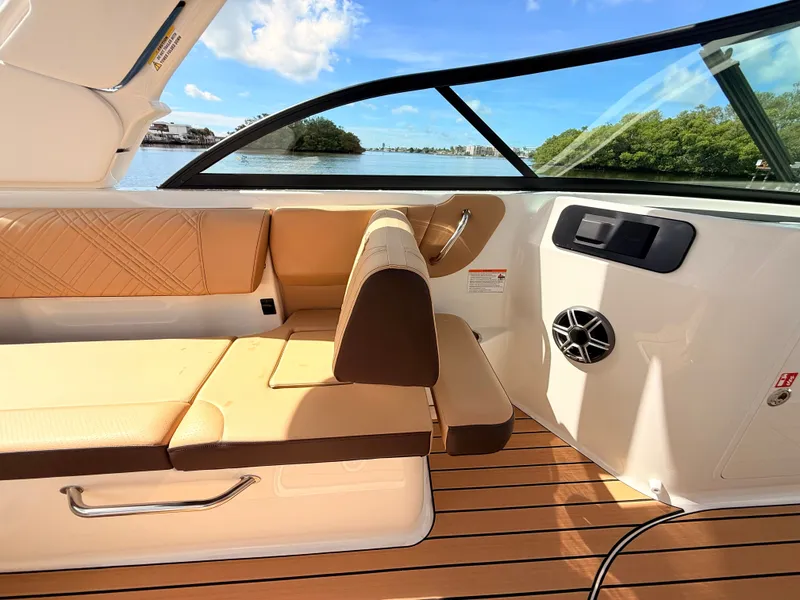 Slide: The Image of Sea Ray SDX 230 Outboard 2027 - 38