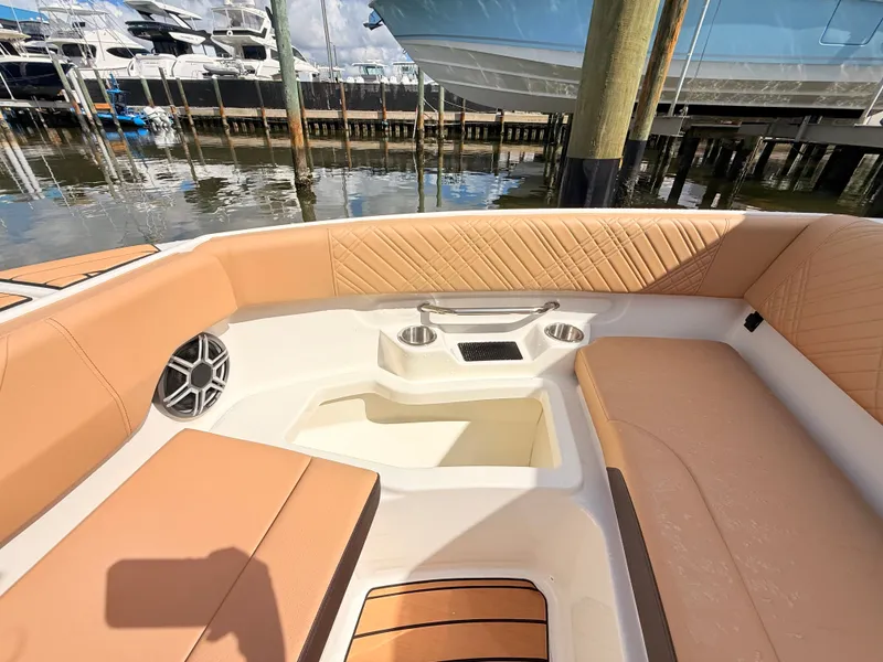 Slide: The Image of Sea Ray SDX 230 Outboard 2027 - 52
