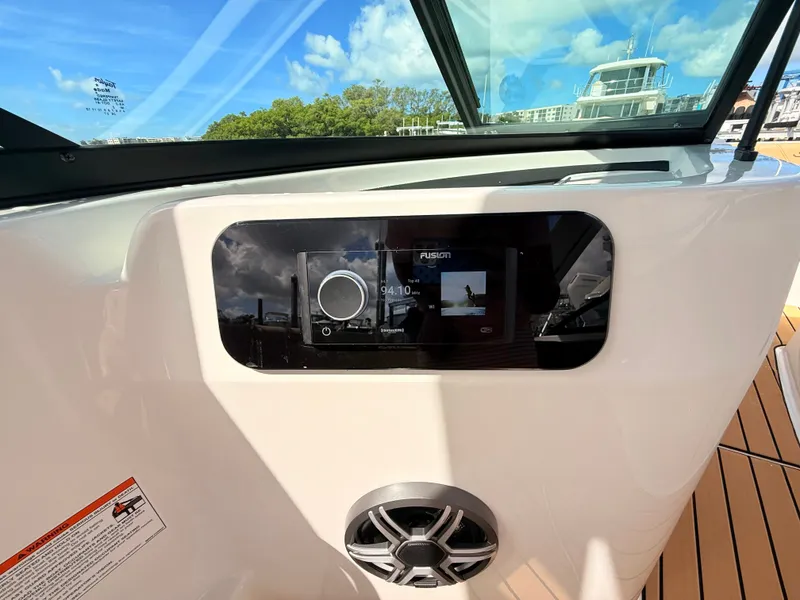 Slide: The Image of Sea Ray SDX 230 Outboard 2027 - 44