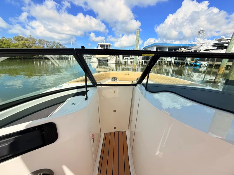 Slide: The Image of Sea Ray SDX 230 Outboard 2027 - 49