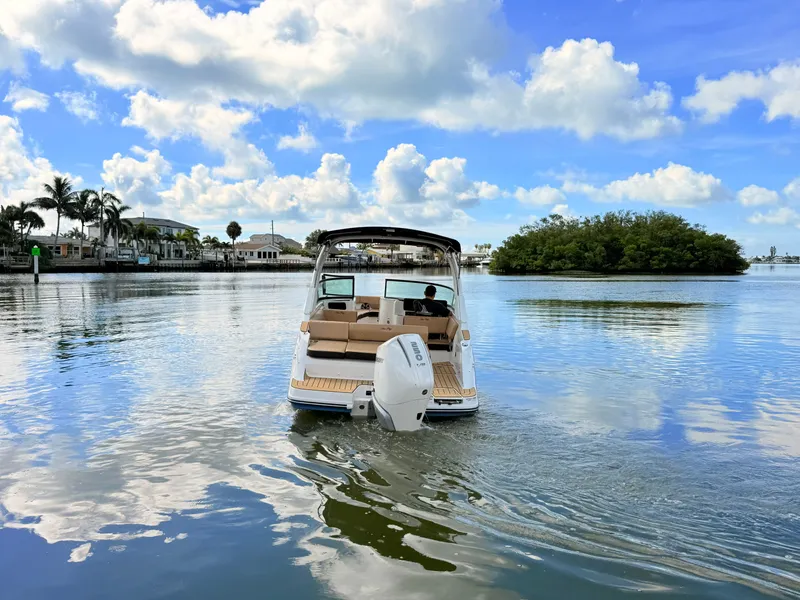 Slide: The Image of Sea Ray SDX 230 Outboard 2027 - 4