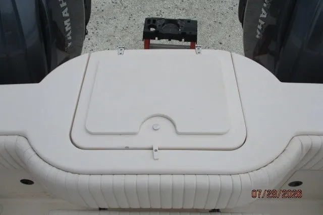 Slide: The Image of Rear view of 2000 Grady-White F-26 Tigercat boat with Yamaha engines. - 19
