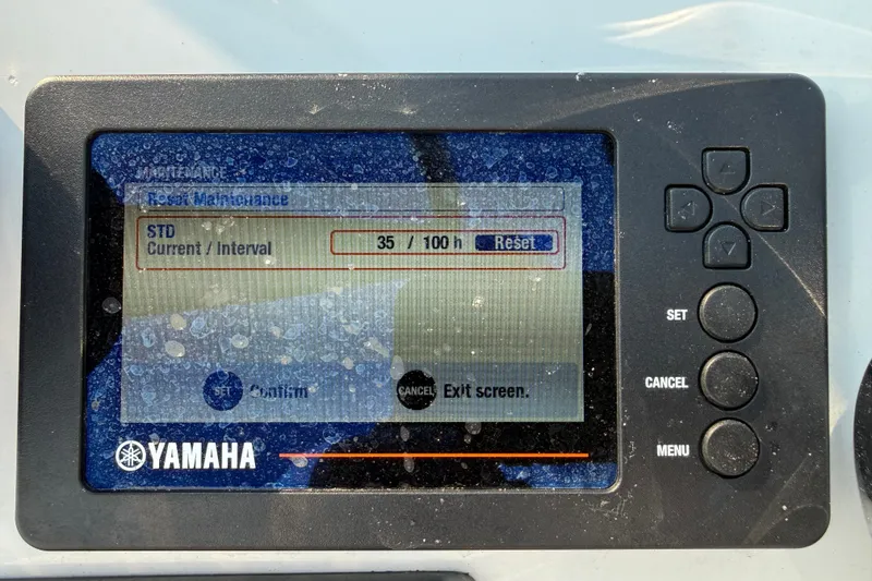 Slide: The Image of Yamaha maintenance screen on 2020 Maverick 18 HPX-V, showing reset interval settings. - 39