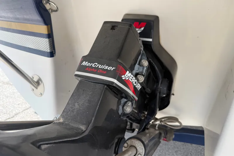 Slide: The Image of MerCruiser Alpha One engine on 2003 Four Winns 190 Horizon boat. - 22