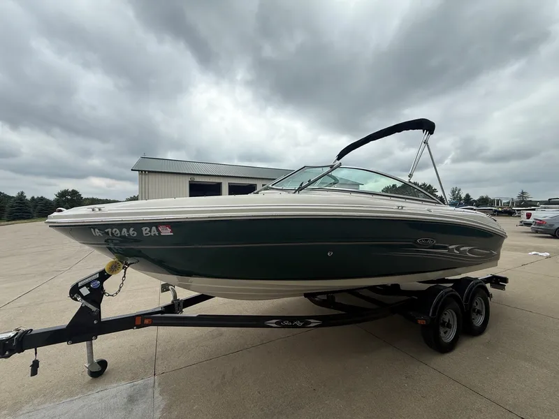 Slide: The Image of Sea Ray 200 Sport 2005 - 2