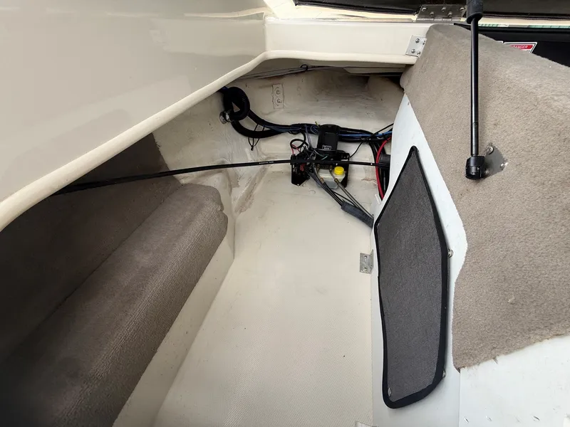 Slide: The Image of Sea Ray 200 Sport 2005 - 27