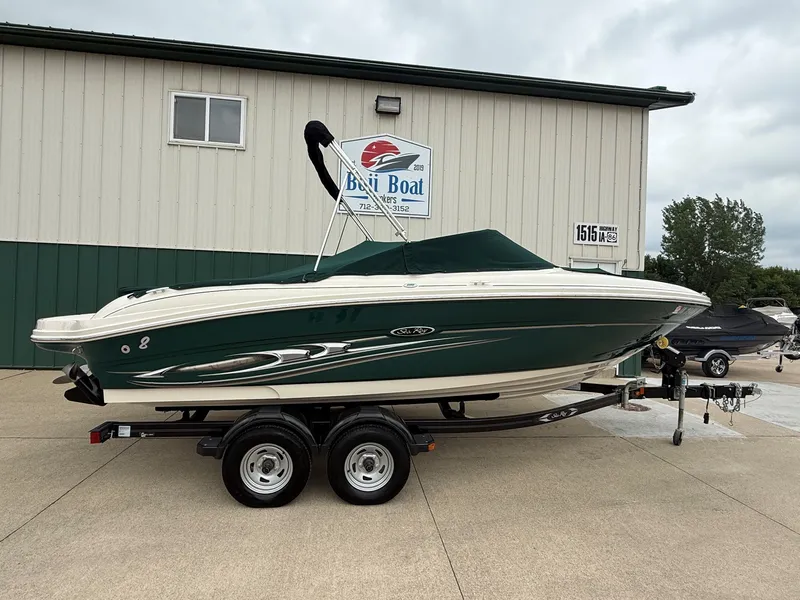 Slide: The Image of Sea Ray 200 Sport 2005 - 31
