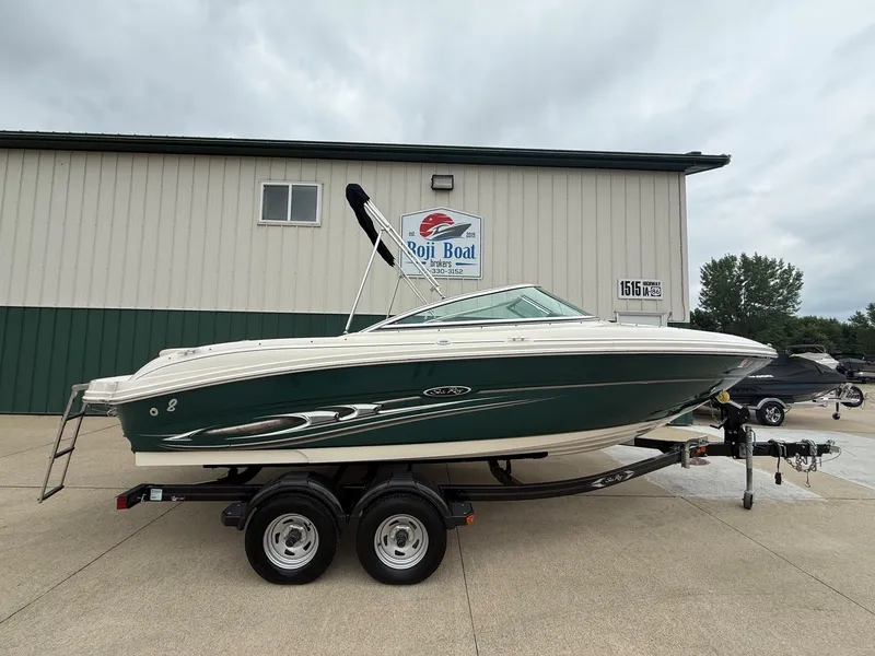 The Image of Sea Ray 200 Sport 2005 - 0