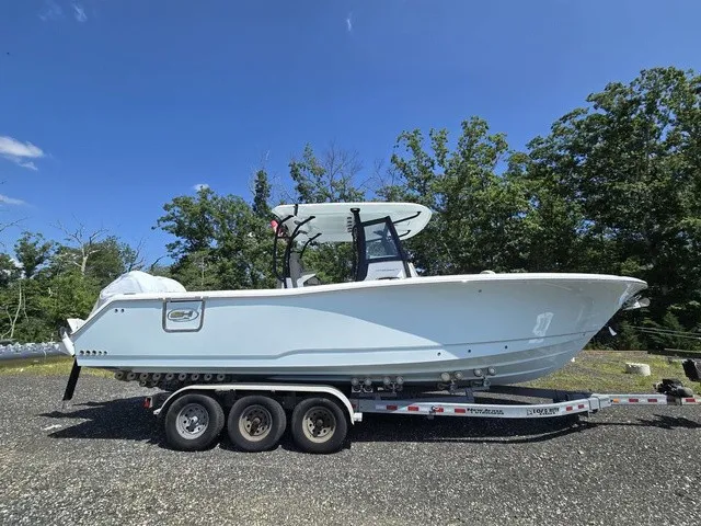Slide: The Image of Sea Hunt Ultra 305SE 2027 - 2