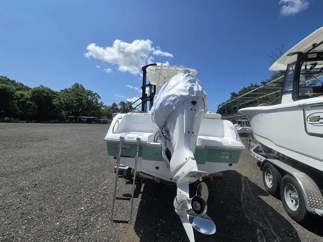Slide: The Image of Sea Hunt Ultra 229 2027 - 3