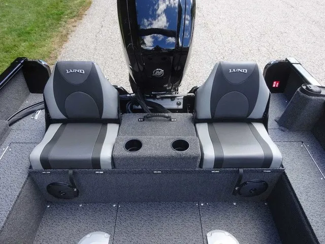 Slide: The Image of Lund 1650 Rebel XL Sport 2027 - 16