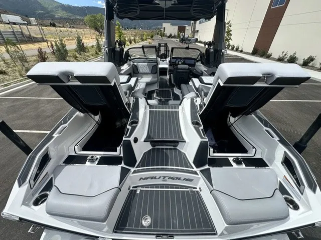 Slide: The Image of Nautique Super Air Nautique G23 Paragon 2022 - 16