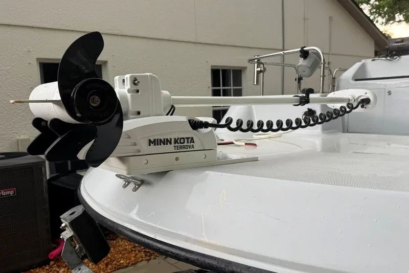 Slide: The Image of Minn Kota Terrova trolling motor on 1997 Citation Seapro 220 Aquadek boat. - 11