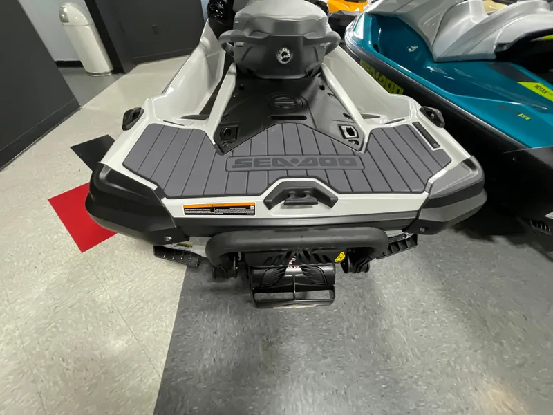 Slide: The Image of Sea-Doo GTX Limited 325 2026 - 10