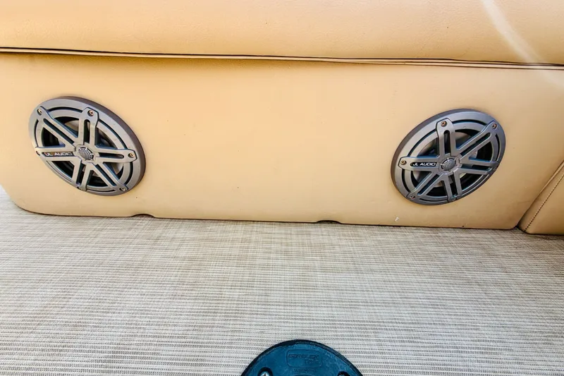Slide: The Image of Speakers on 2019 Harris Sunliner 230 boat, featuring JL Audio components. - 25