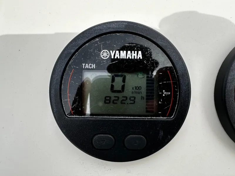 Slide: The Image of A Yamaha tachometer displays 822.9 operating hours. - 41