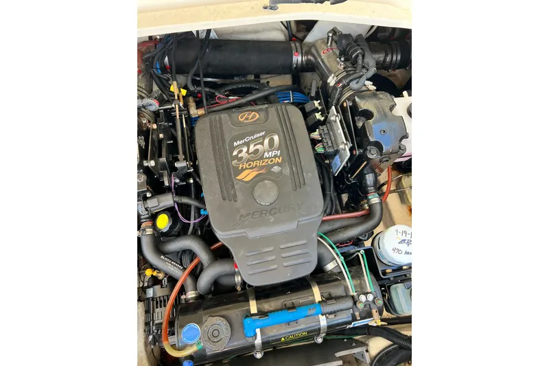 Slide: The Image of Engine of a 2006 Sea Ray 290 Sun Sport with MerCruiser 350 MPI Horizon. - 28