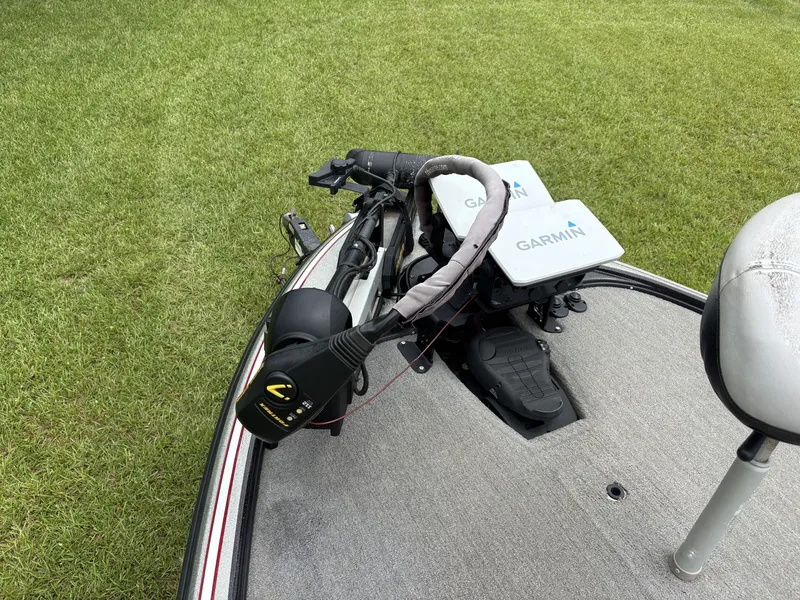 Slide: The Image of A 2011 Nitro Z9 CDC boat with a Garmin device and Minn Kota trolling motor on the deck. - 16
